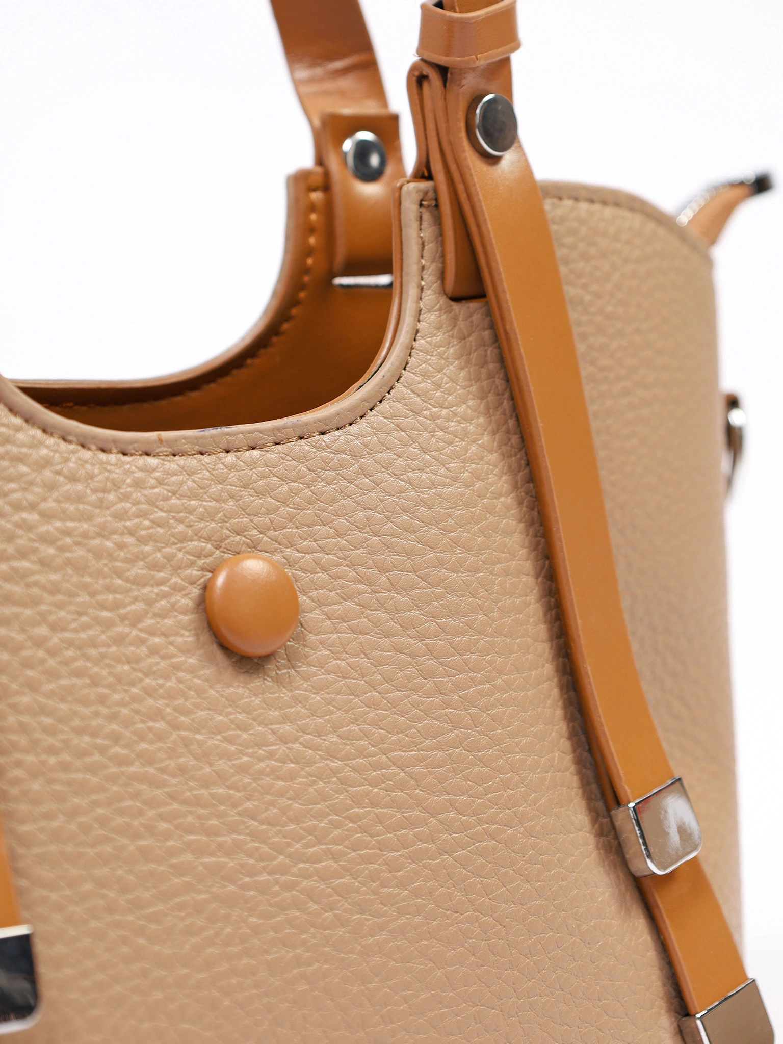 Сумка-тоут маленькая с декоративными ремешками в ассортименте